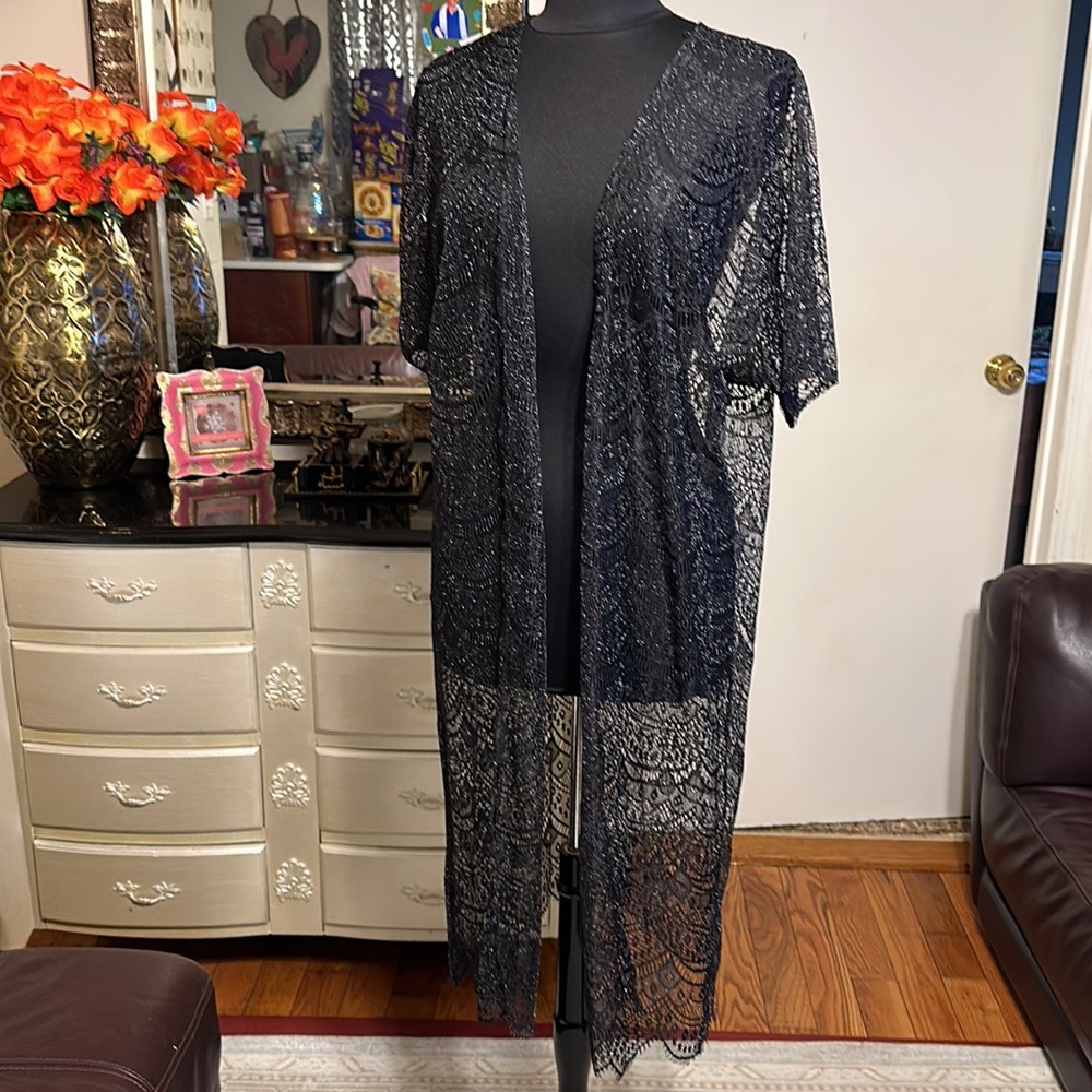 NWT OSFM I HAVE SLEEVES BEAUTIFUL BLACK SILVER METALLIC COLOR COVER UP CARDIGAN
